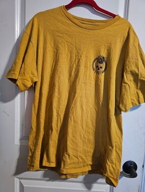 VANS women Yellow Graphic Short-Sleeve Tee - Casual Everyday Shirt